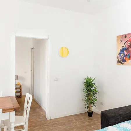 Διαμέρισμα Artstay Exclusive Near Train Metro, Parking